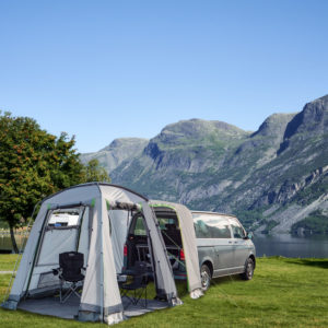 UniVan II takateltta