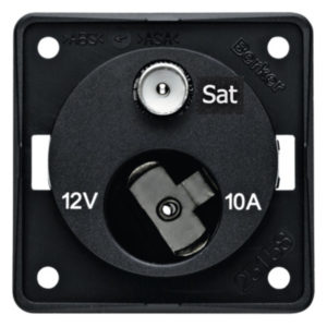 SAT-pistoke tupakansytyttimellä 12V / 10A